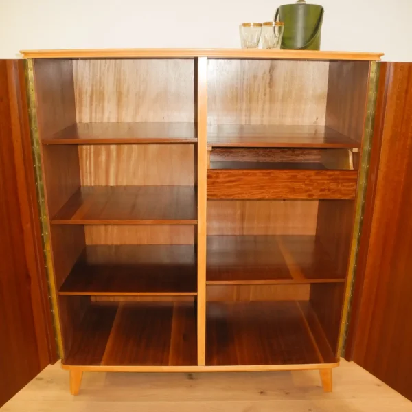 Grosse Kommode Geflammte Birke 1950er Jahre Mid-century Modern Design Style Retro Möbel