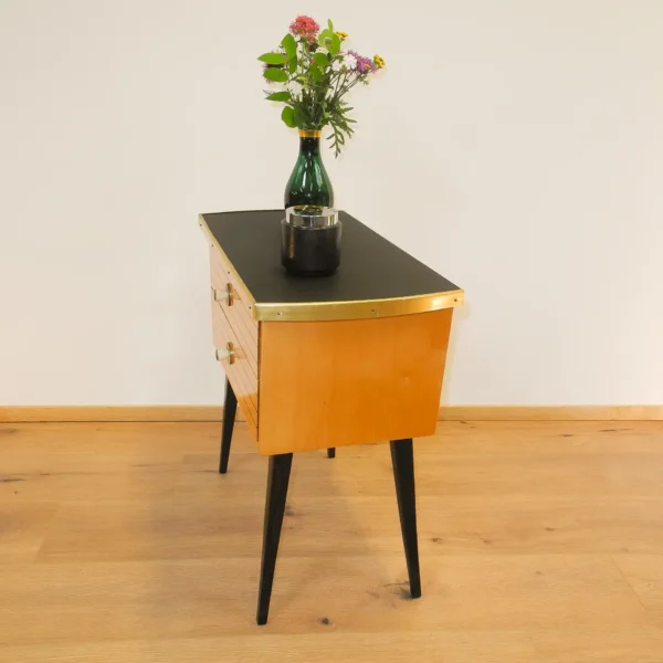 Kleine Kommode Hell mit Schwarzer Resopalplatte 1950er Jahre Mid-century Modern Design Style Retro Möbel