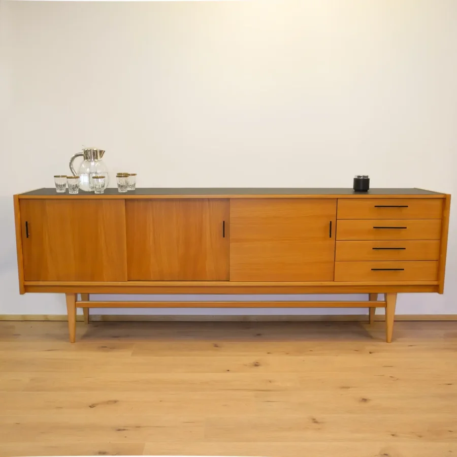 Sideboard von Royal Board Sweden Esche mit Schwarzer Resopalplatte 1960er Jahre Mid-century Modern Design Style Retro Möbel