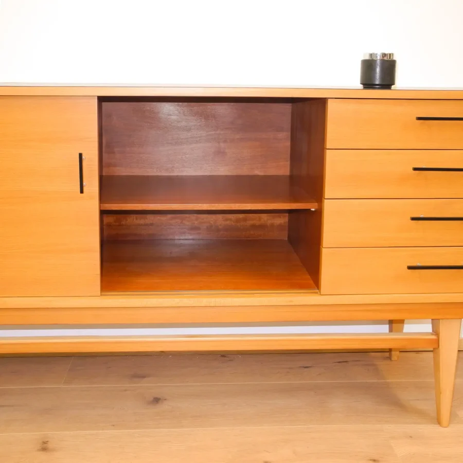 Sideboard von Royal Board Sweden Esche mit Schwarzer Resopalplatte 1960er Jahre Mid-century Modern Design Style Retro Möbel