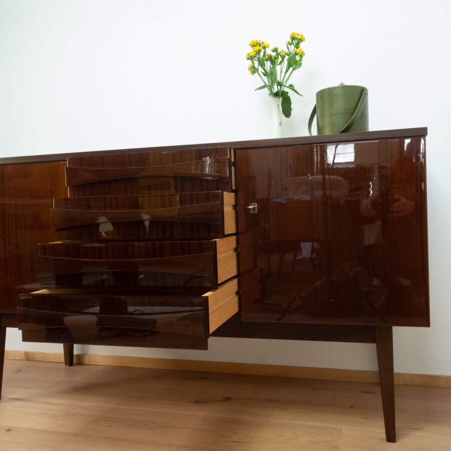 Sideboard Hochglanz in Schwarzbraun 1960er Jahre Mid-century Modern Design Style Retro Möbel