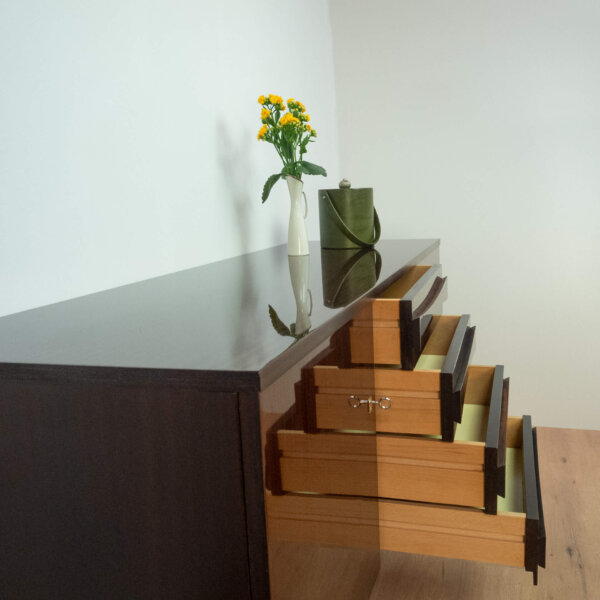 Sideboard Hochglanz in Schwarzbraun 1960er Jahre Mid-century Modern Design Style Retro Möbel