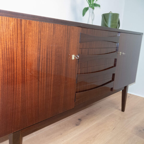 Sideboard Hochglanz in Schwarzbraun 1960er Jahre Mid-century Modern Design Style Retro Möbel