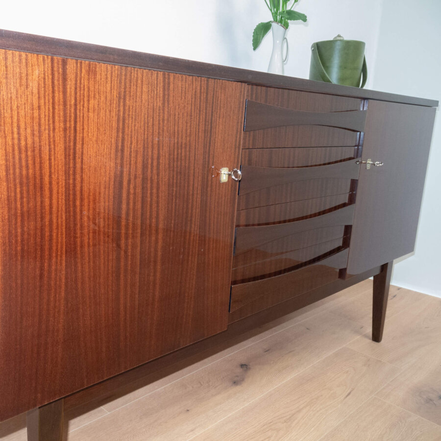 Sideboard Hochglanz in Schwarzbraun 1960er Jahre Mid-century Modern Design Style Retro Möbel