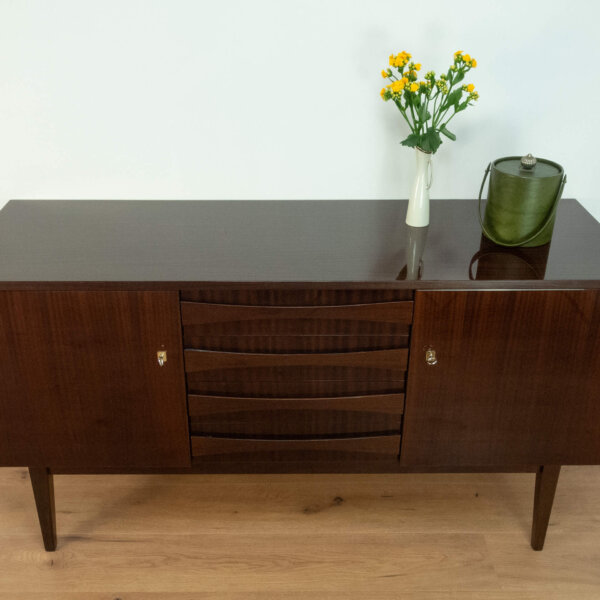 Sideboard Hochglanz in Schwarzbraun 1960er Jahre Mid-century Modern Design Style Retro Möbel