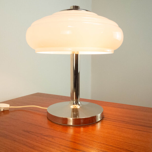 Tischleuchte Opalglas und Chrom 1960er Jahr Mid-century Modern Design Style Retro Möbel