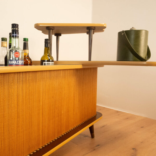 Bar Verwandlungsmöbel mit Schwarzer Resopalplatte 1950er Jahre Mid-century Modern Design Style Retro Möbel