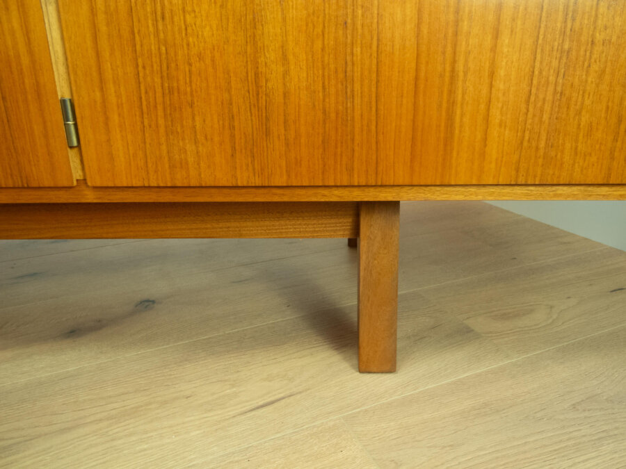 Lowboard mit 4 Türen Nussbaum 1960er Jahre Mid-century Modern Design Style Retro Möbel