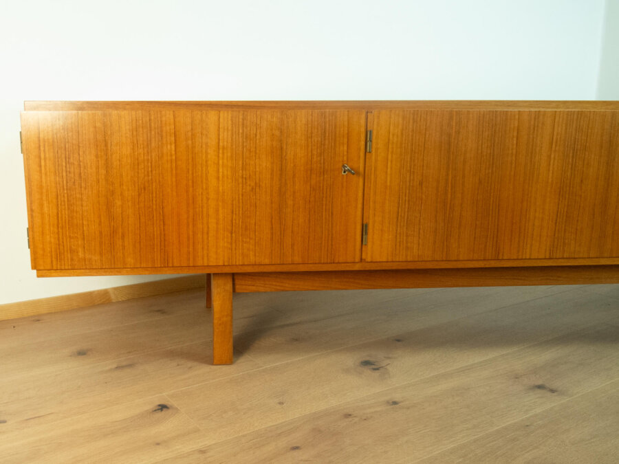 Lowboard mit 4 Türen Nussbaum 1960er Jahre Mid-century Modern Design Style Retro Möbel