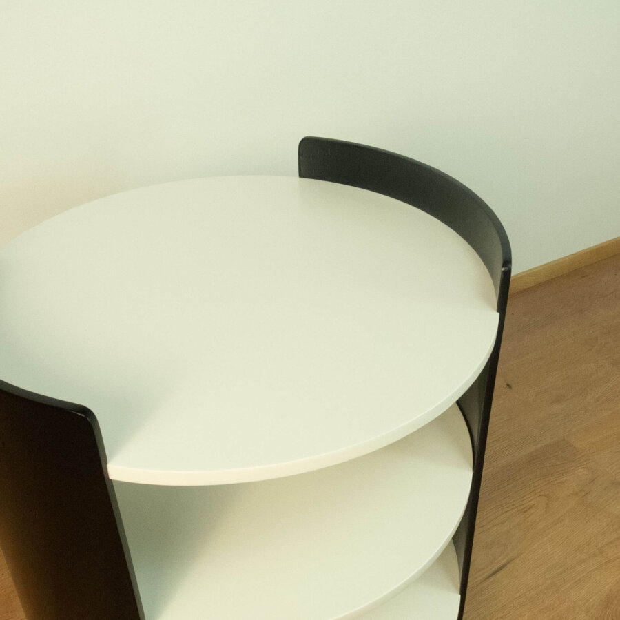 Rollbarer Beistelltisch Schwarz Weisser Lack 1970er Jahre 10 Mid-century Modern Design Style Retro Möbel