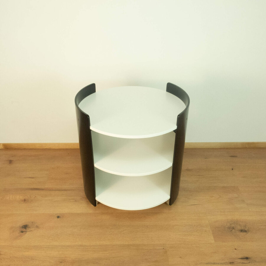 Rollbarer Beistelltisch Schwarz Weisser Lack 1970er Jahre Mid-century Modern Design Style Retro Möbel