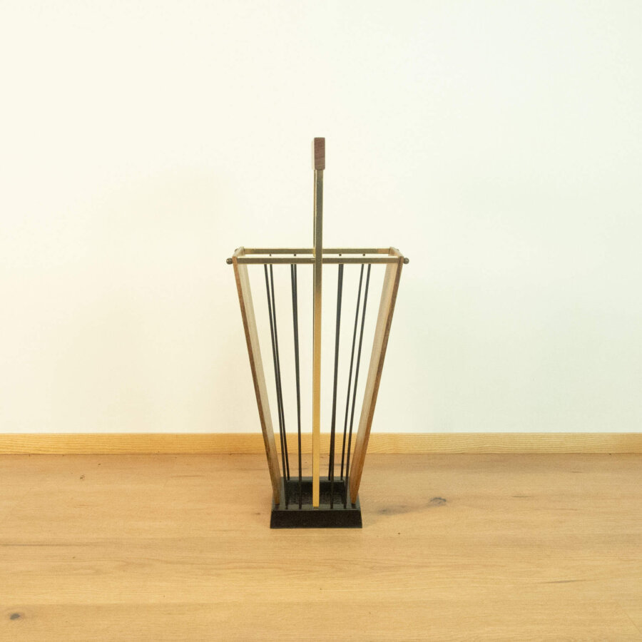 Schirmständer Gusseisen Messing Nussbaum 1960er Jahre 8 Mid-century Modern Design Style Retro Möbel