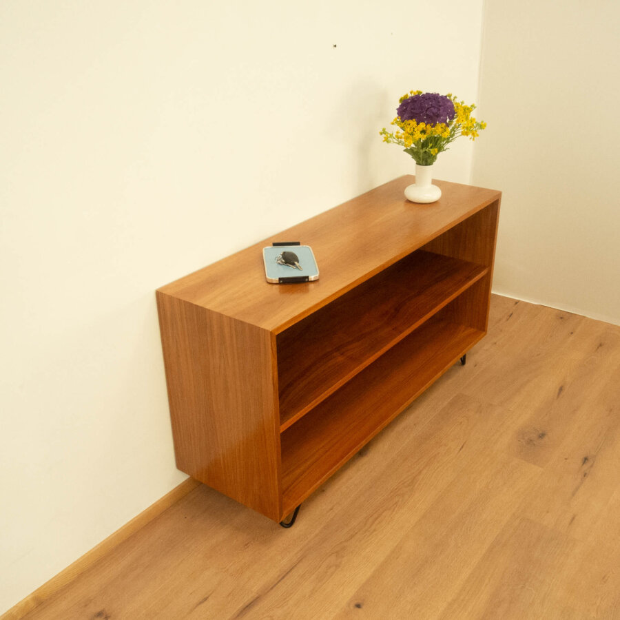 1096 Schränkchen mit 2 Türen von Tepe Nussbaum 1960er Jahre Mid-century Modern Design Style Retro Möbel