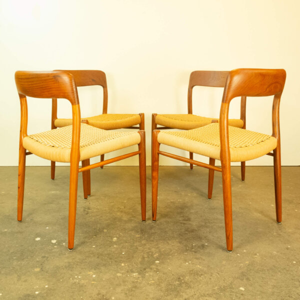 Esstischstühle Dänisches Design von Niels Otto Möller Teak und Papierkordel 1960er Jahre Mid-century Modern Design Style Retro Möbel