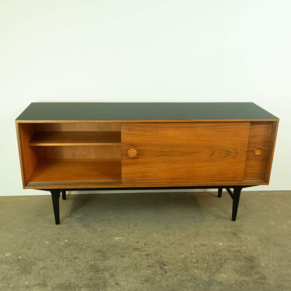 Sideboard Nussbaum mit Schwarzer Resopalplatte 1960er Jahre Mid-century Modern Design Style Retro Möbel