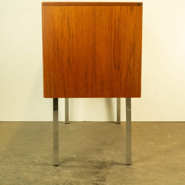 Vitrine mit Schiebetüren Teak 1970er Jahre Mid-century Modern Design Style Retro Möbel