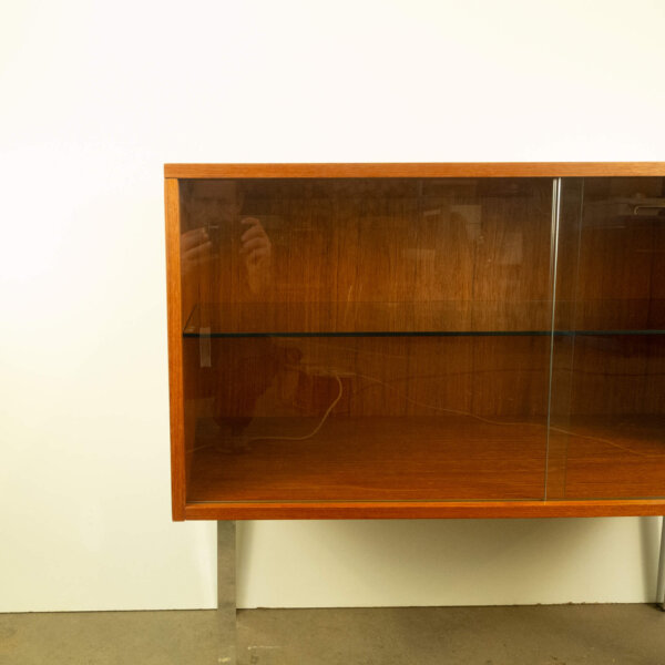 Vitrine mit Schiebetüren Teak 1970er Jahre Mid-century Modern Design Style Retro Möbel