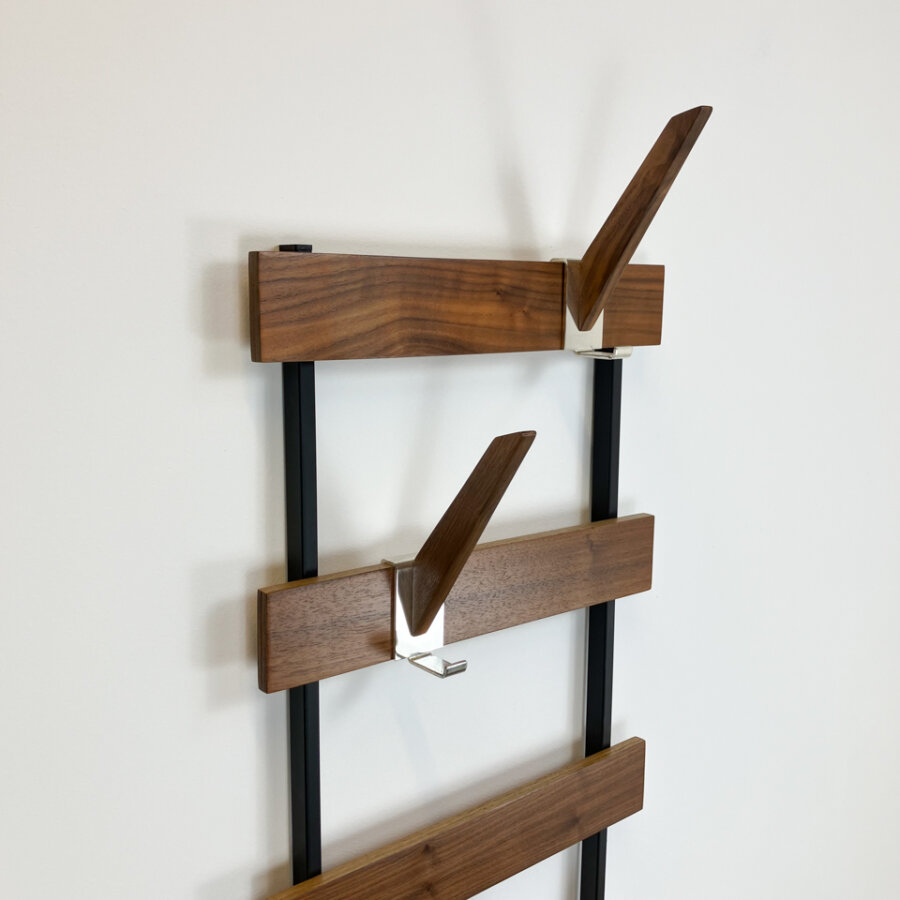 Schmale Garderobe Nussbaum 1960er Jahre Mid-century Modern Design Style Retro Furniture