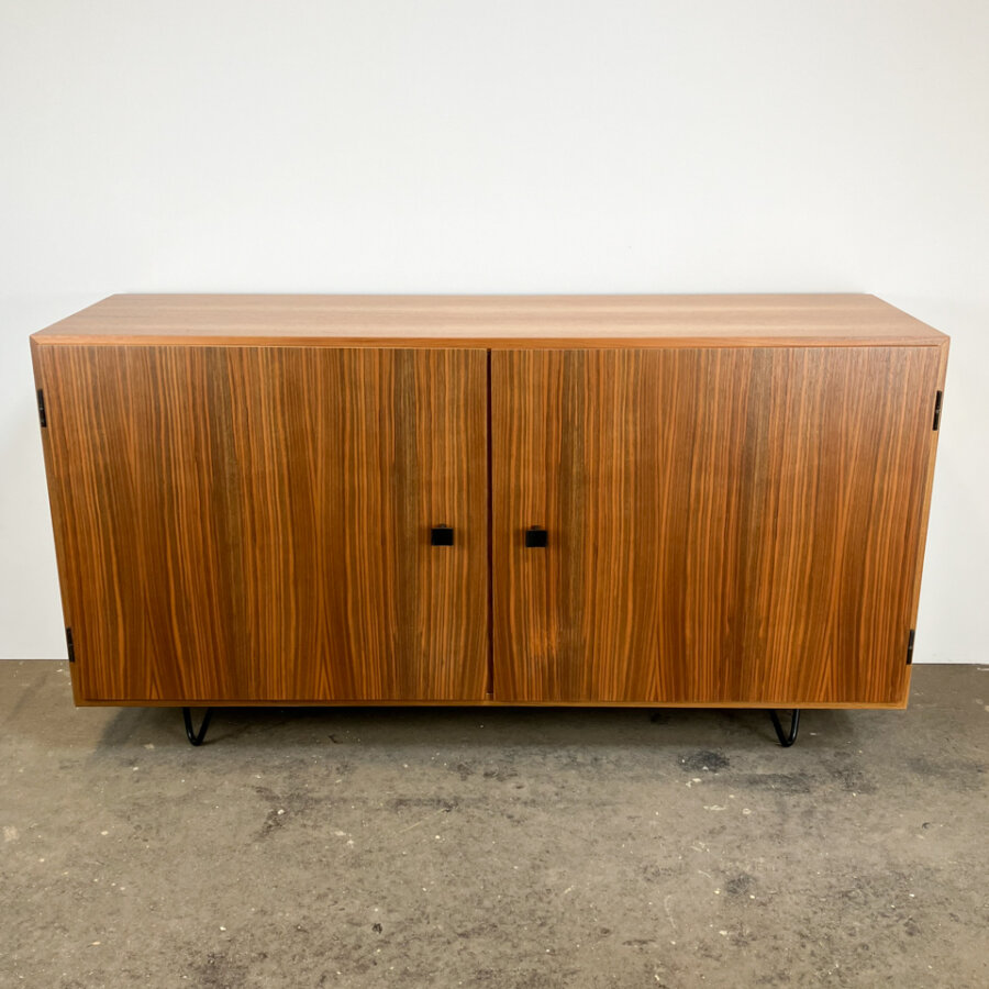 Schraenkchen Mit 2 Tueren Von TEPE Nussbaum 1960er Jahre 2 Mid-century Modern Design Style Retro Furniture