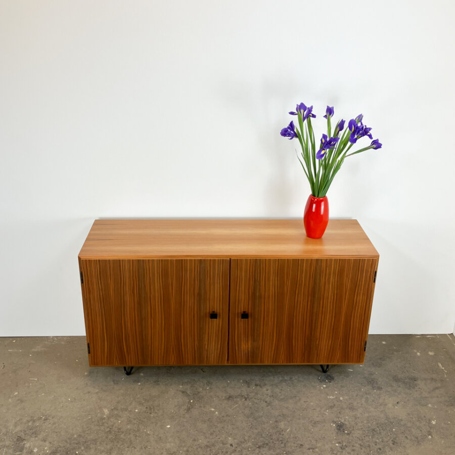 Schraenkchen Mit 2 Tueren Von TEPE Nussbaum 1960er Jahre Mid-century Modern Design Style Retro Furniture