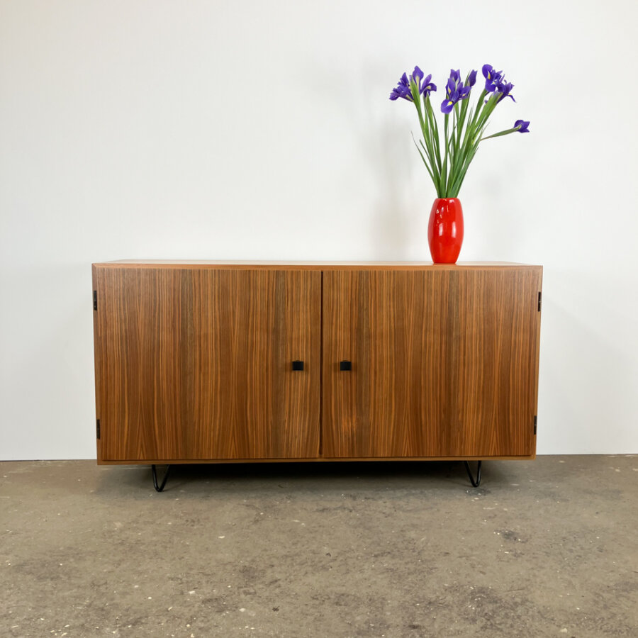 Schraenkchen Mit 2 Tueren Von TEPE Nussbaum 1960er Jahre Mid-century Modern Design Style Retro Furniture