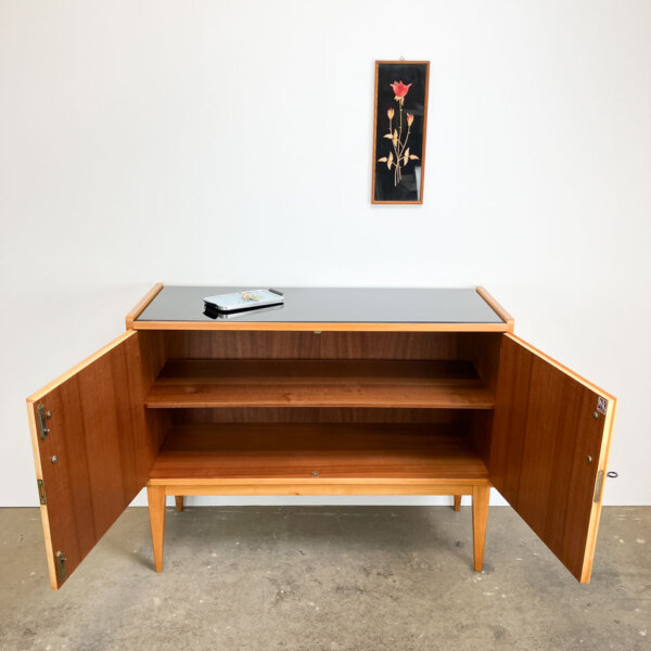 Kleines Sideboard Von Wk Moebel Helles Furnier Mit Schwarzer Glasplatte 1950er Jahre Mid-century Modern Design Style Retro Furniture