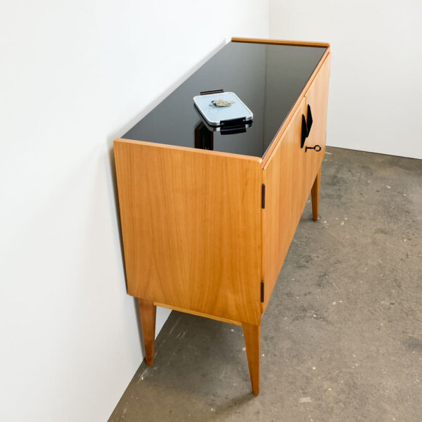 Kleines Sideboard Von Wk Moebel Helles Furnier Mit Schwarzer Glasplatte 1950er Jahre Mid-century Modern Design Style Retro Furniture