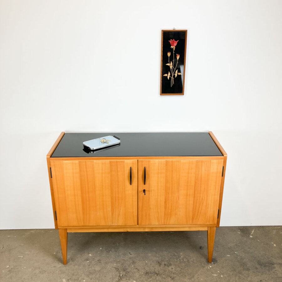 Kleines Sideboard Von Wk Moebel Helles Furnier Mit Schwarzer Glasplatte 1950er Jahre Mid-century Modern Design Style Retro Furniture