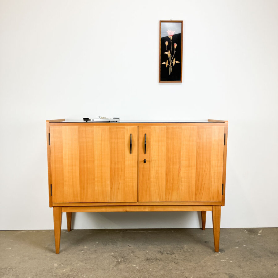 Kleines Sideboard Von Wk Moebel Helles Furnier Mit Schwarzer Glasplatte 1950er Jahre Mid-century Modern Design Style Retro Furniture