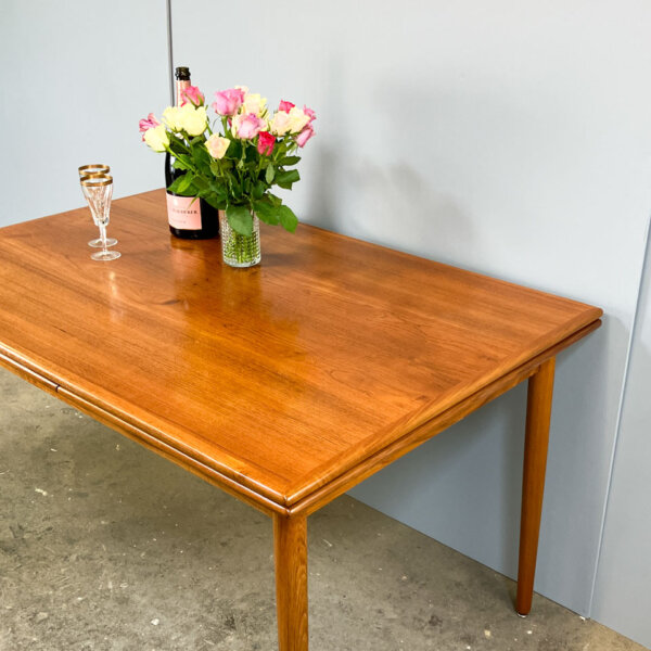 Ausziehbarer Esstisch Teak 1960er Jahre Mid-century Modern Design Style Retro Furniture