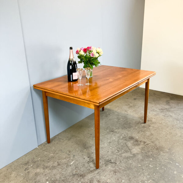 Ausziehbarer Esstisch Teak 1960er Jahre Mid-century Modern Design Style Retro Furniture