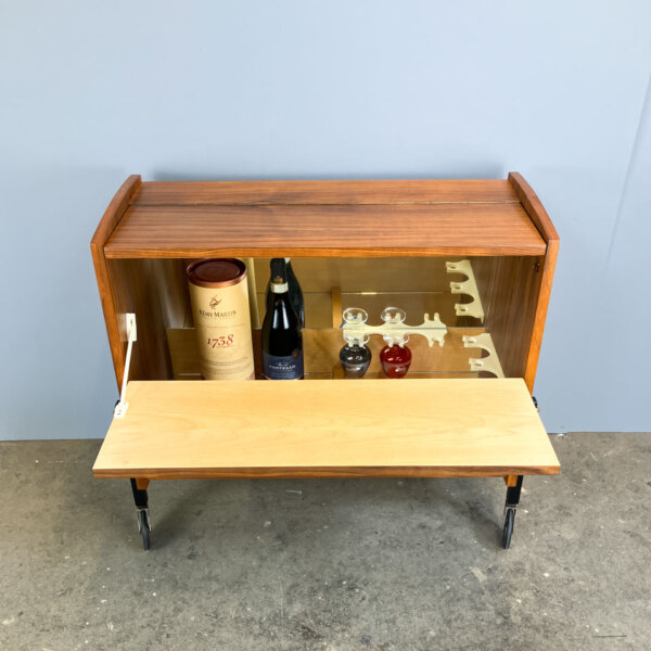 Rollbares Barschraenkchen Nussbaum 1960er Jahre Mid-century Modern Design Style Retro Furniture