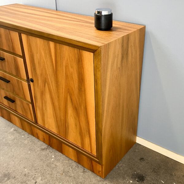 Schubladenschrank Nussbaum 1960er Jahre Mid-century Modern Design Style Retro Furniture