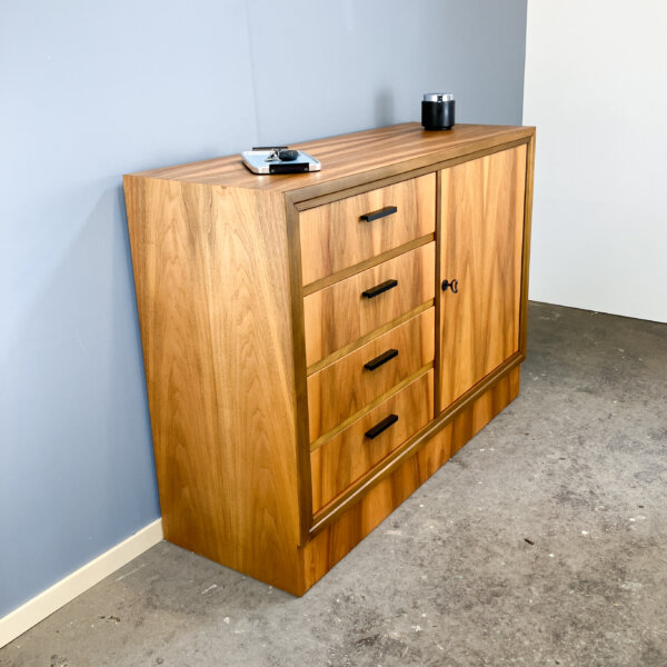 Schubladenschrank Nussbaum 1960er Jahre Mid-century Modern Design Style Retro Furniture