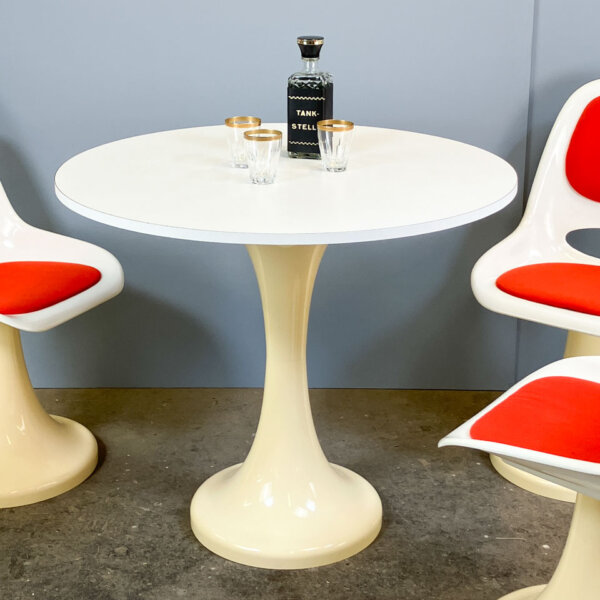 Set Aus 3 Tulpenstuehlen Und Tisch Kunststoff 1970er Jahre Mid-century Modern Design Style Retro Furniture