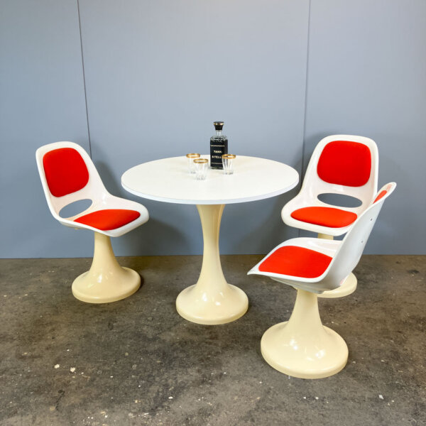 Set Aus 3 Tulpenstuehlen Und Tisch Kunststoff 1970er Jahre Mid-century Modern Design Style Retro Furniture