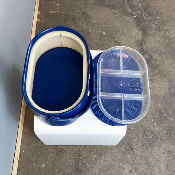 Naehkaestchen Blaues Kunstleder 70er Jahre Mid-century Modern Design Style Retro Furniture