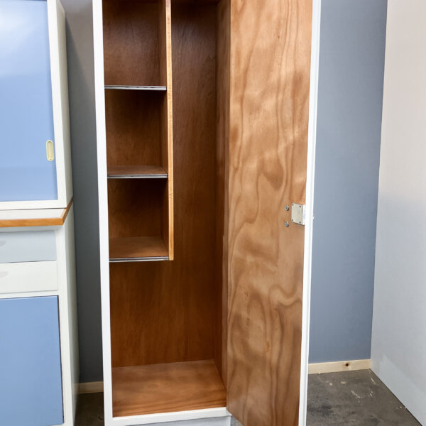 Kuechenschraenke Mit Blaugrau Melierter Resopalplatte 60er Jahre Mid-century Modern Design Style Retro Furniture