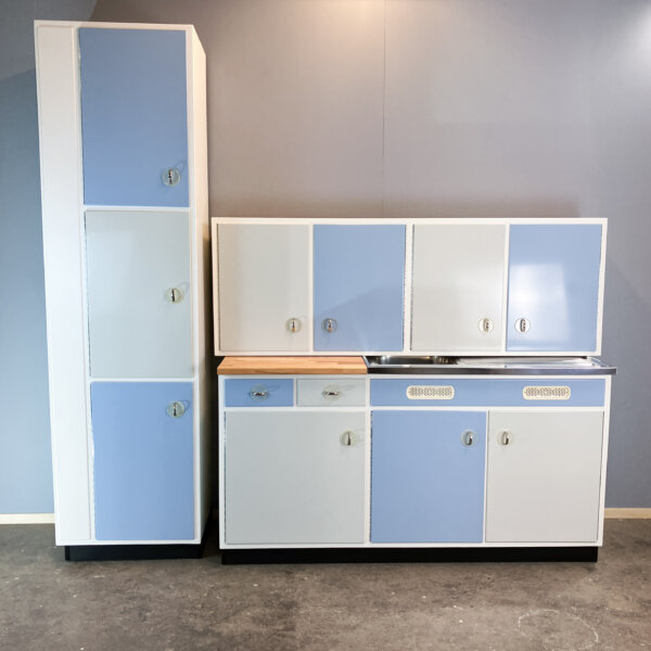 Kuechenschraenke Pastellblau Und Hellgrau 60er Jahre Mid-century Modern Design Style Retro Furniture
