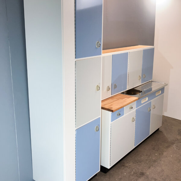 Kuechenschraenke Pastellblau Und Hellgrau 60er Jahre Mid-century Modern Design Style Retro Furniture