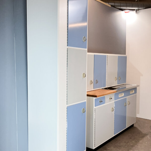 Kuechenschraenke Pastellblau Und Hellgrau 60er Jahre Mid-century Modern Design Style Retro Furniture