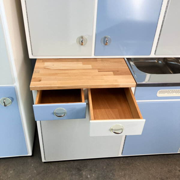 Kuechenschraenke Pastellblau Und Hellgrau 60er Jahre Mid-century Modern Design Style Retro Furniture