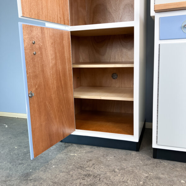 Kuechenschraenke Pastellblau Und Hellgrau 60er Jahre Mid-century Modern Design Style Retro Furniture