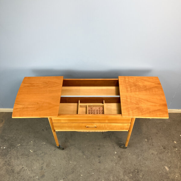 Rollbares Naehkaestchen Birnbaum Buche Korbgeflecht 60er Jahre Mid-century Modern Design Style Retro Furniture