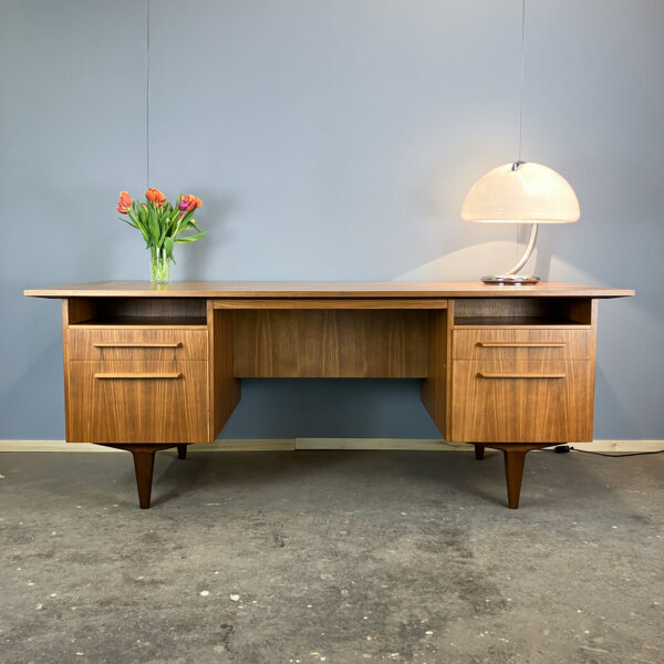 Schreibtisch Im Bauhausdesign Nussbaum 60er Jahre Mid-century Modern Design Style Retro Furniture