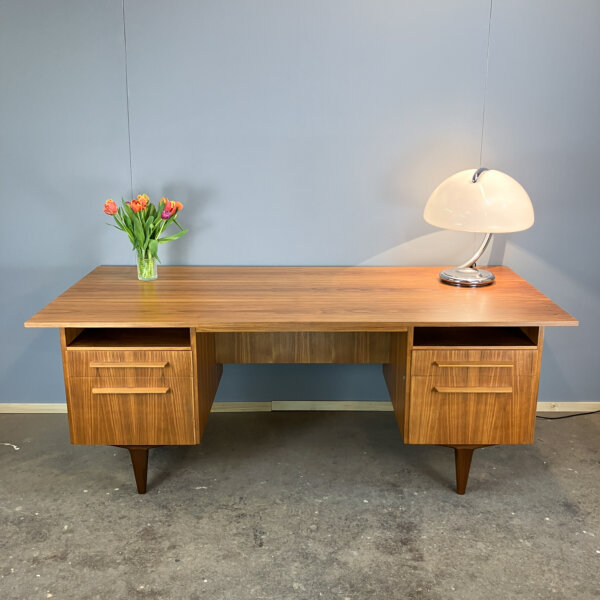 Schreibtisch Im Bauhausdesign Nussbaum 60er Jahre Mid-century Modern Design Style Retro Furniture