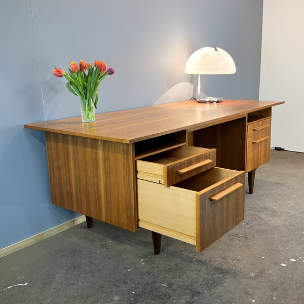 Schreibtisch Im Bauhausdesign Nussbaum 60er Jahre Mid-century Modern Design Style Retro Furniture