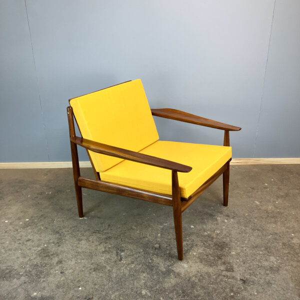 Sessel Von Arne Vodder Fuer Glostrup Teak Mit Senfgelbem Stoffbezug 50er Jahre Mid-century Modern Design Style Retro Furniture