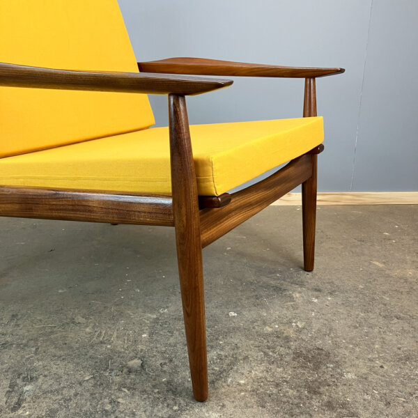Sessel Von Arne Vodder Fuer Glostrup Teak Mit Senfgelbem Stoffbezug 50er Jahre Mid-century Modern Design Style Retro Furniture