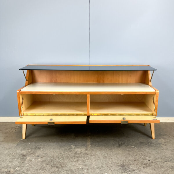 Kleine Kommode Mit Schwarzer Und Weisser Glasplatte Birnbaum 50er Jahre Mid-century Modern Design Style Retro Furniture